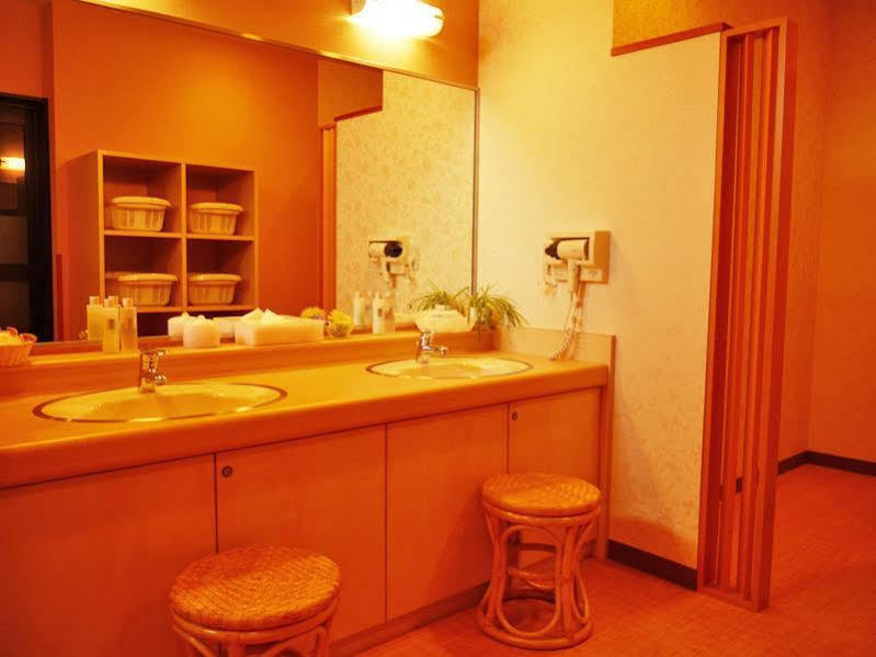 Hotel Route-Inn Aizuwakamatsu Exteriör bild